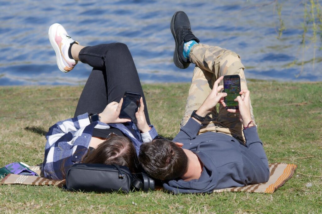 Is-Your-Phone-a-Comfort-Blanket-Discover-Its-Hidden-Impact-1024x683-1