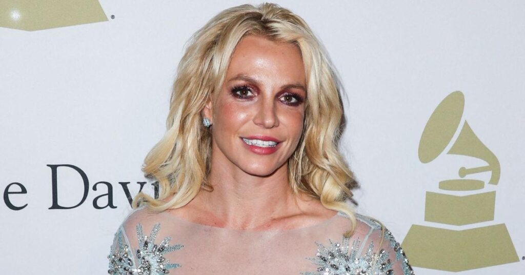 Britney-Spears-Dazzles-in-Tiny-Red-Thong-and-Heels-Selfie-1024x536-1